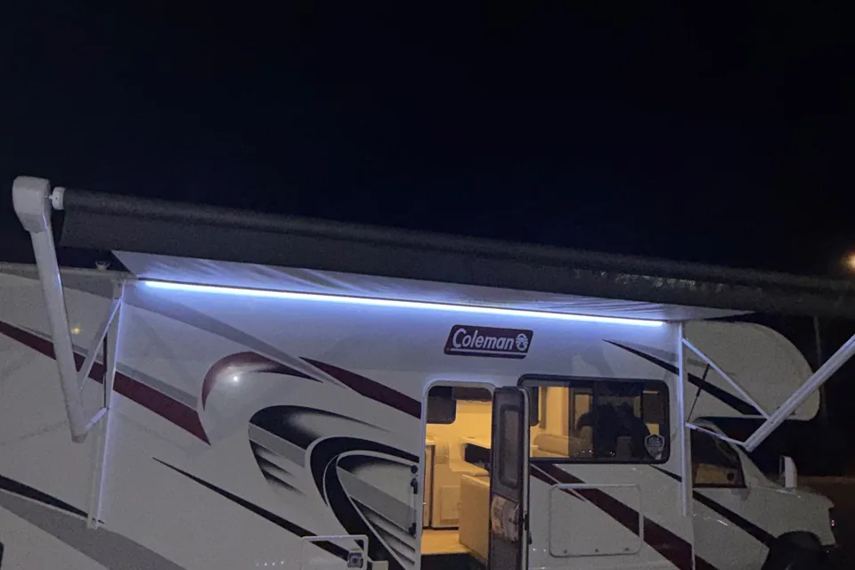 Roscoe’s Thor Motor Coach