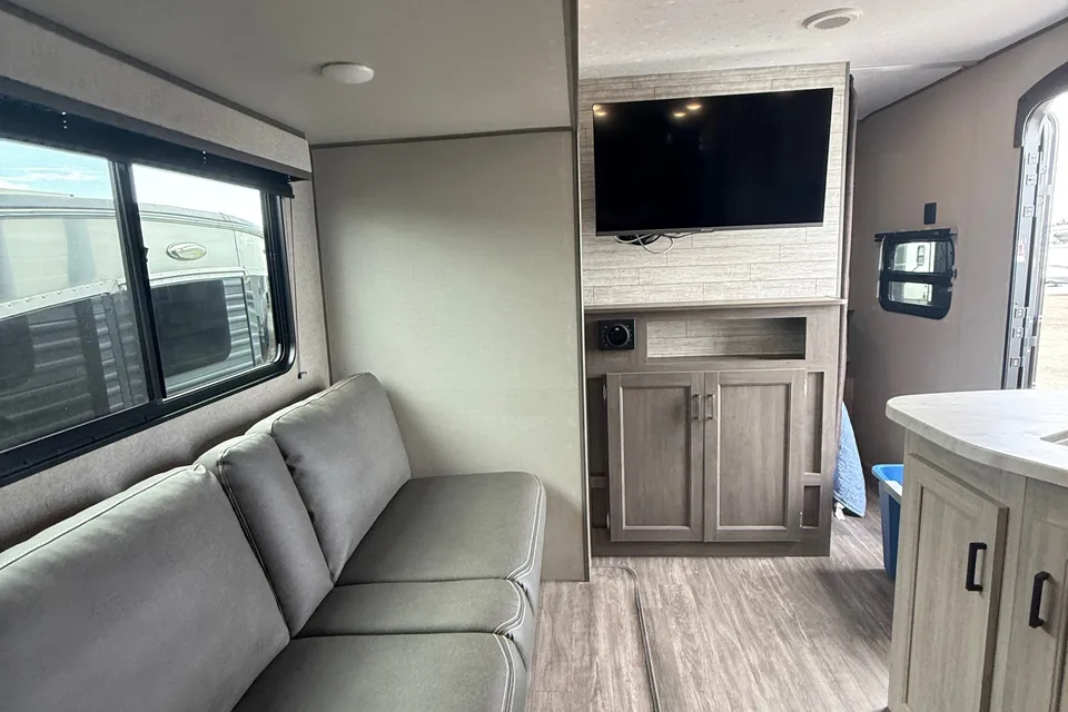 Owlternative RV’s Forest River Aurora 26bhs Travel Trailer