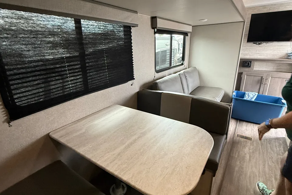Owlternative RV’s Forest River Aurora 26bhs Travel Trailer