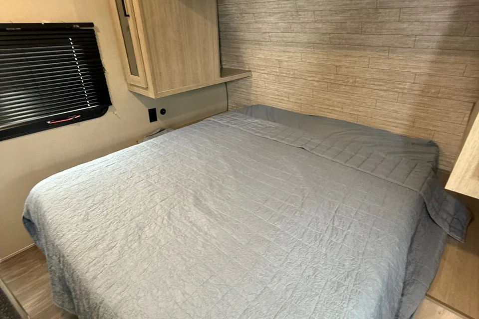 Owlternative RV’s Forest River Aurora 26bhs Travel Trailer