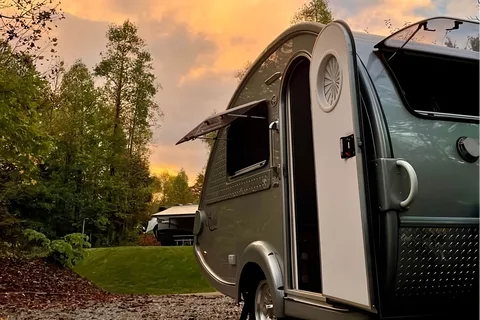 Lets Camp nuCamp tab 320 s Teardrop