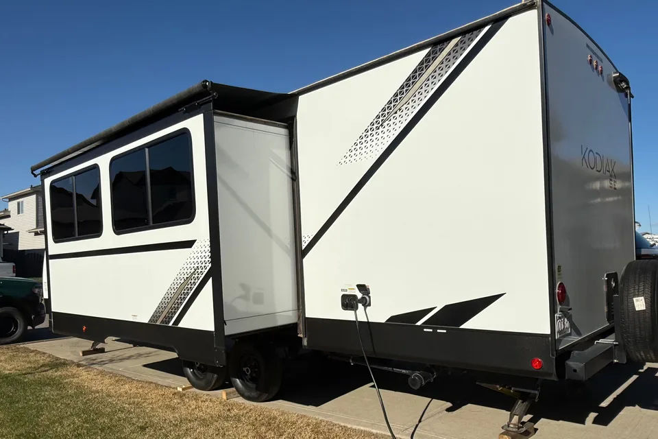 Krista's Dutchmen Kodiak 27SBH Travel Trailer