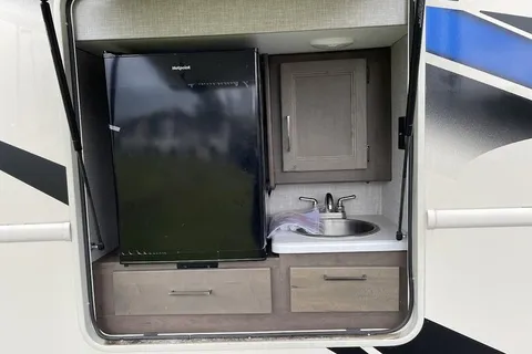 Argento's Thor Motor Coach WINSPORT 34J Class A