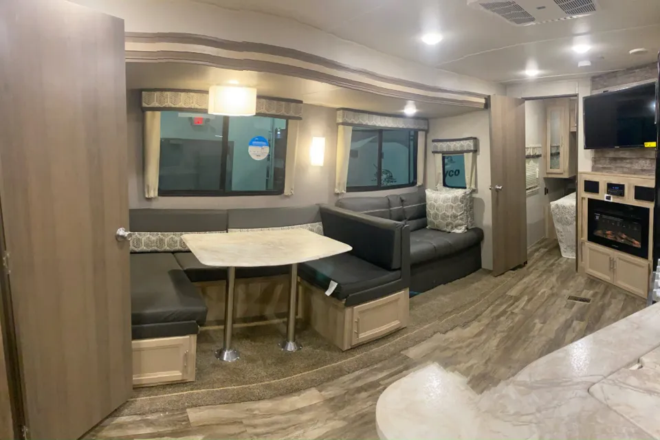 John's Coachmen Catalina Legacy Edition Travel Trailer