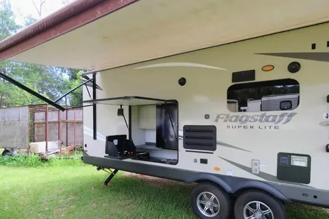 Peter's Forest River Flagstaff super lite 29rbs Travel Trailer