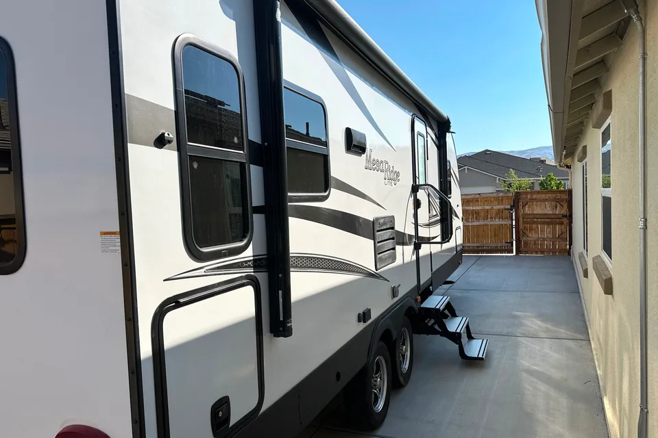 Wanderer’s Wagon Mesa Ridge LTE 27'