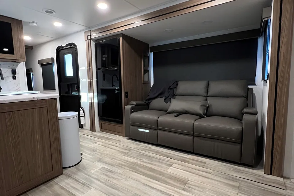 2025 Alliance RV Delta Travel Trailer