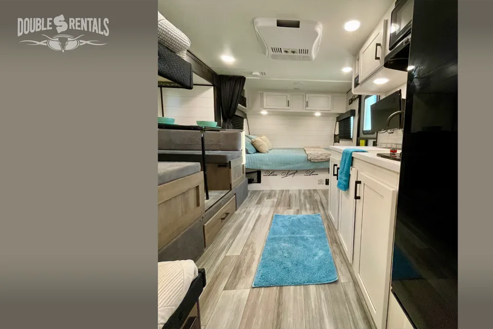 JAY FLIGHT SLX, SUV towable w/ Queen Bed, Bunks, Dinette, Slide-out & Solar!