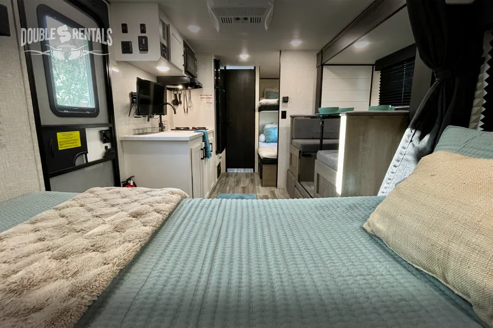 JAY FLIGHT SLX, SUV towable w/ Queen Bed, Bunks, Dinette, Slide-out & Solar!