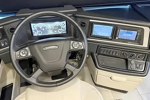 WiFi - Ultra Luxurious - Diesel - King Bed - Air Ride