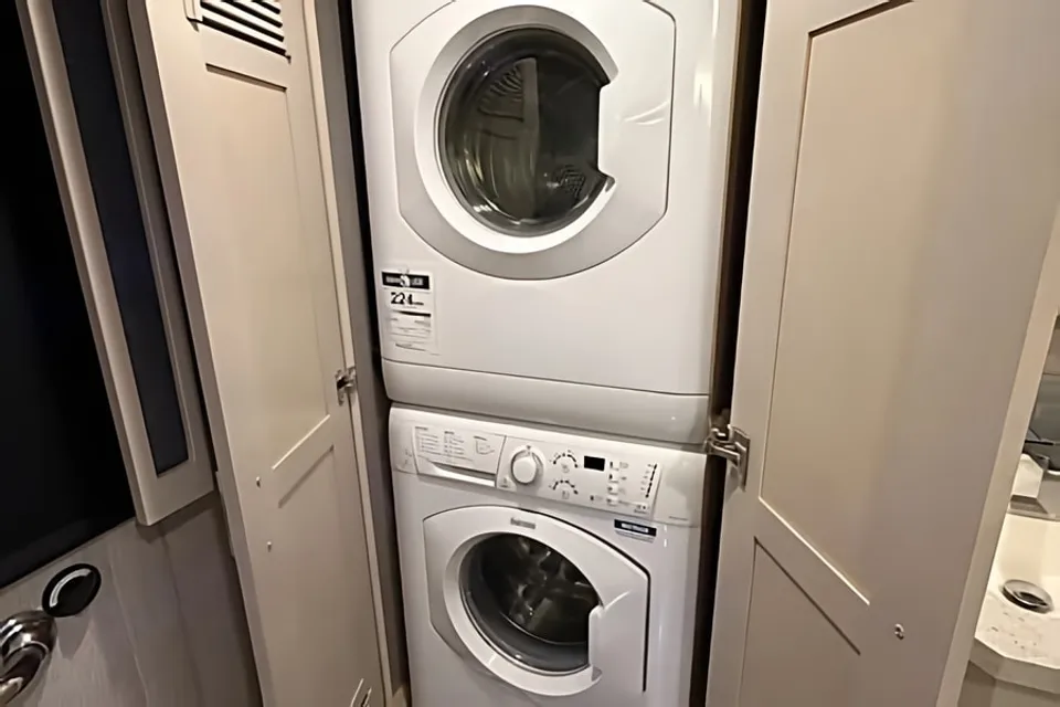 WiFi - Ultra Luxurious - Diesel - King Bed - Air Ride