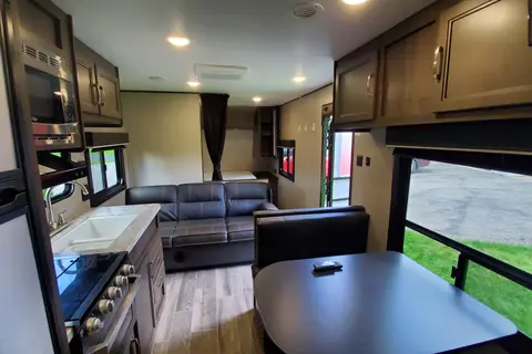 Tom's Jayco Jay Flight SLX 8 Travel Trailer