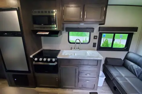 Tom's Jayco Jay Flight SLX 8 Travel Trailer