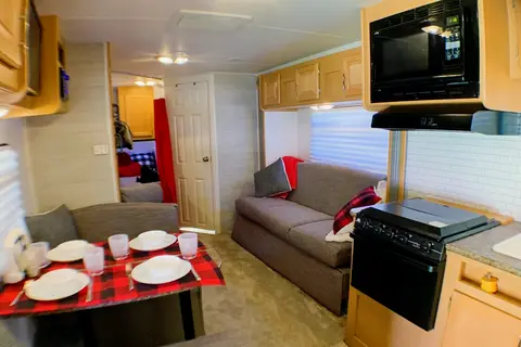 The Tin Can Cottage - Glamping at it's Best