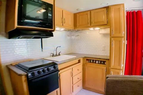 The Tin Can Cottage - Glamping at it's Best
