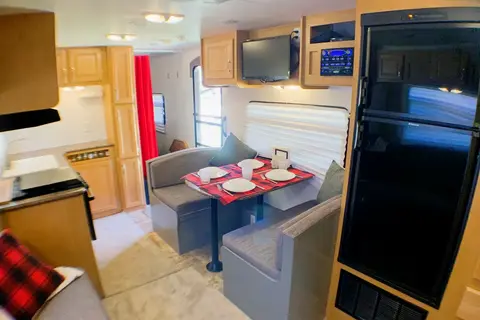 The Tin Can Cottage - Glamping at it's Best
