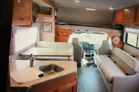 Susan's Winnebago Spirit Class C