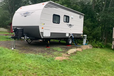 Monarch Meadows 18RQ Rear Bath