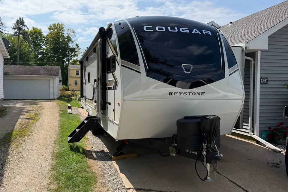 Andrew's Keystone Cougar 25FKD Travel Trailer