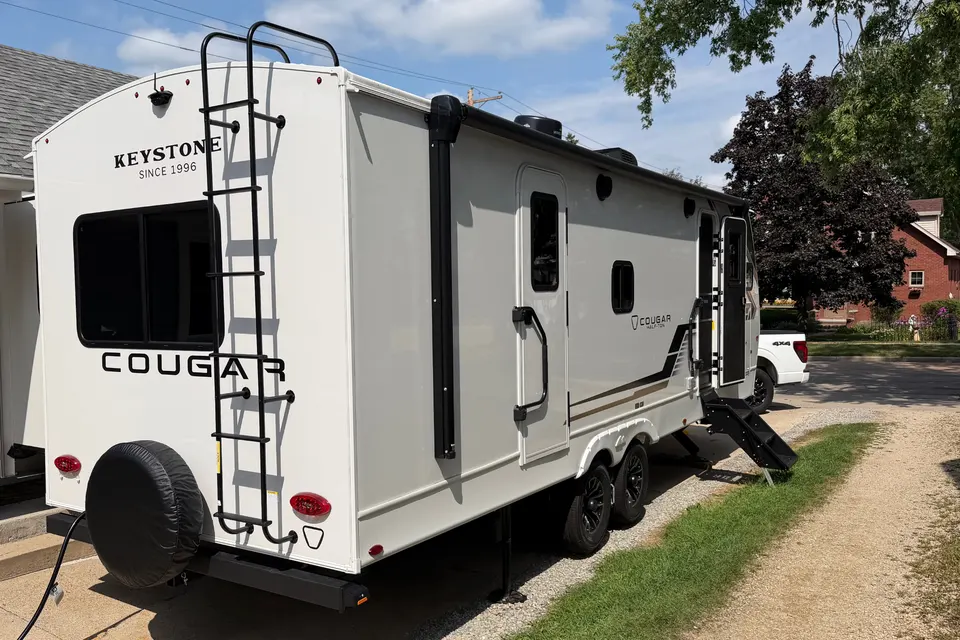 Andrew's Keystone Cougar 25FKD Travel Trailer