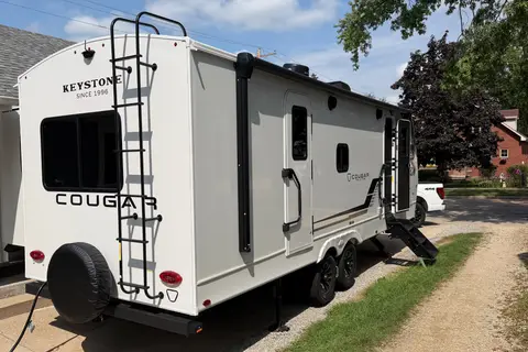 Andrew's Keystone Cougar 25FKD Travel Trailer
