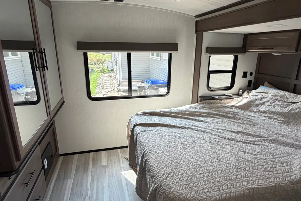 Andrew's Keystone Cougar 25FKD Travel Trailer