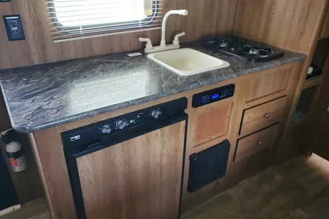 Stephanie's Keystone "Heidi" LHS Travel Trailer