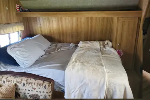 Stephanie's Keystone "Heidi" LHS Travel Trailer
