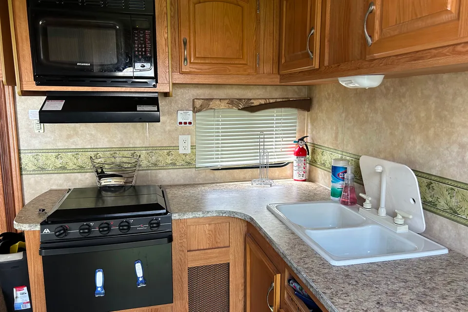 Nicole's Jayco G2 Travel Trailer