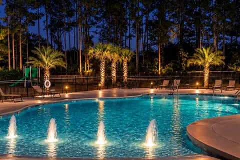 Shell Yeah! Luxury motorhome glamping-resort pool -5 mins to beach