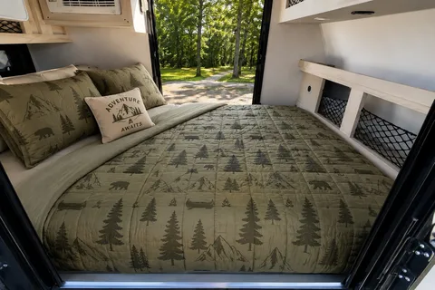 Adventure-Ready Armor 10LT Off-Road Camper | Easy Tow | Pet Friendly