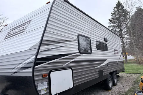 Clarkie & O’s Coleman 214Bh Travel Trailer