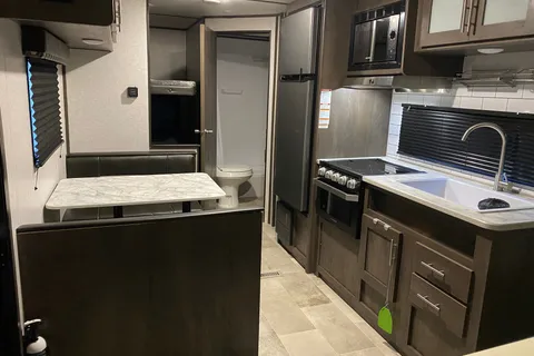 Clarkie & O’s Coleman 214Bh Travel Trailer