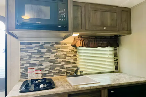 Brandon's Dutchmen Aspen Trail LE 1800RB Travel Trailer