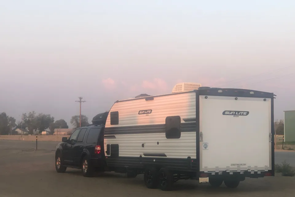 Gena’s New Horizons-Sunset Park RV Sun Lite 21TH Toy Hauler