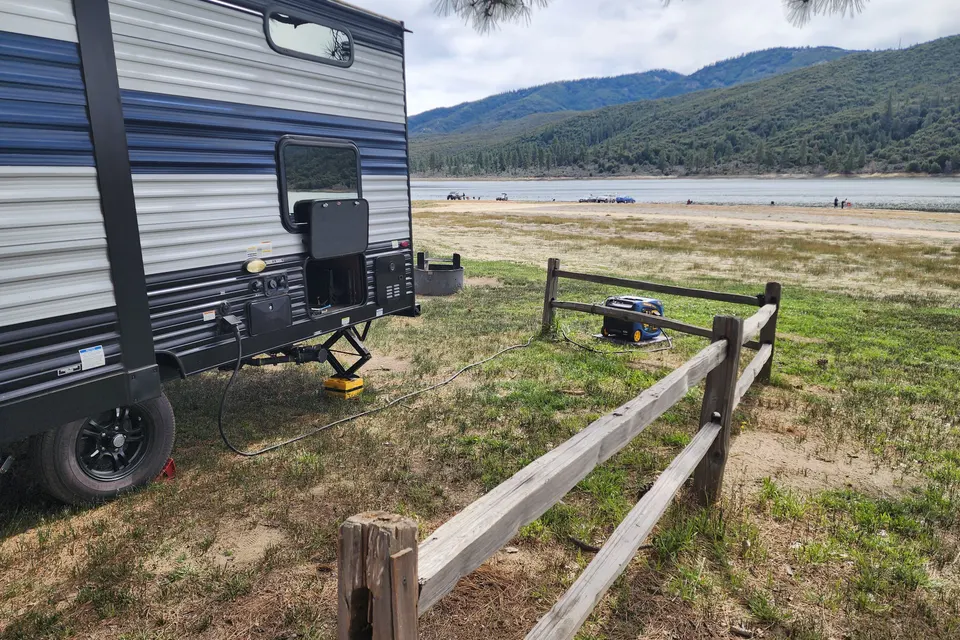 Caramazza Forest River 23DBH Travel Trailer