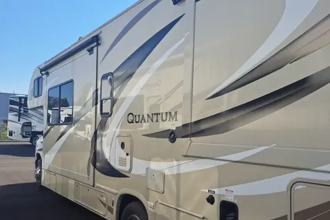Menouar Thor Motor Coach Quantum  RQ29 Classe C
