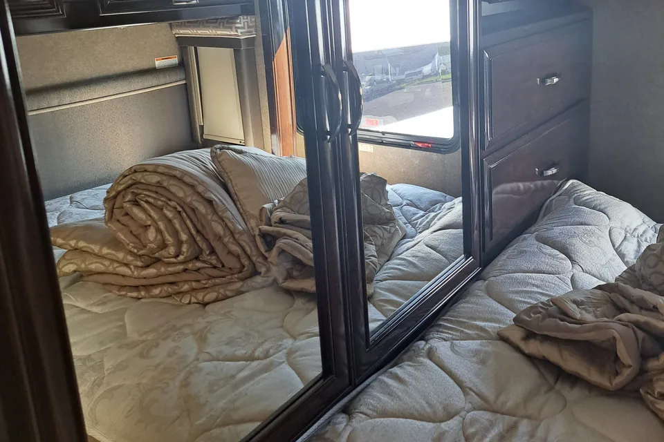 Menouar Thor Motor Coach Quantum  RQ29 Classe C
