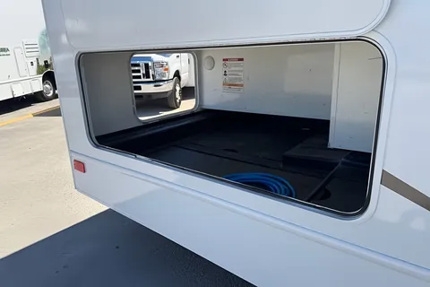 Prenston's Winnebago 24' Mini Winnie Class C