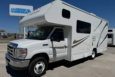 Prenston's Winnebago 24' Mini Winnie Class C