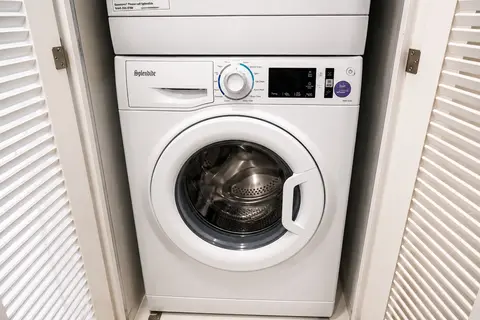 Luxury Coachmen Encore 355DS – Washer/Dryer • Sleeps 8