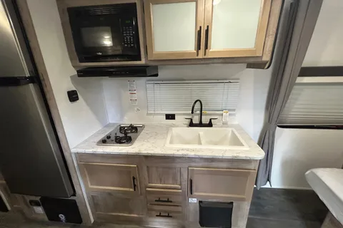 Mike’s Luxury Family bunk house 25ft