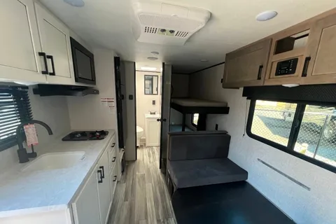Samantha's Jayco Jayfeather 175bh Travel Trailer