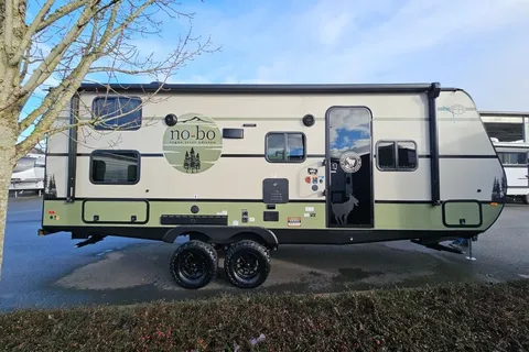 Family Friendly Glamping RV, Sleeps 8, Bunks, Easy tow