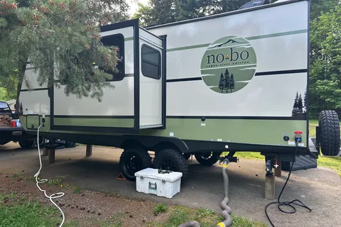 Family Friendly Glamping RV, Sleeps 8, Bunks, Easy tow