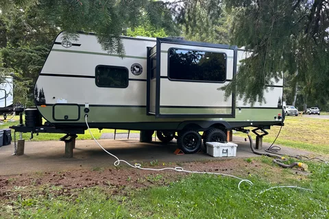 Family Friendly Glamping RV, Sleeps 8, Bunks, Easy tow