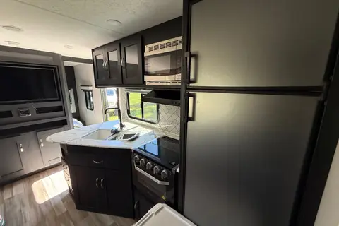 Paul's Coachmen Freedom Express Travel Trailer