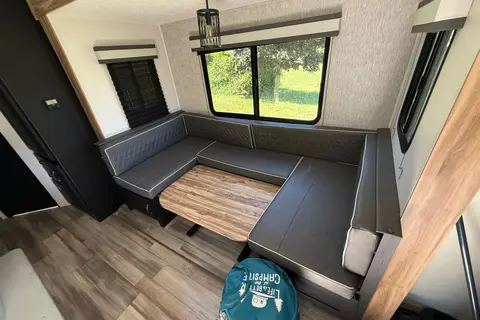 Paul's Coachmen Freedom Express Travel Trailer