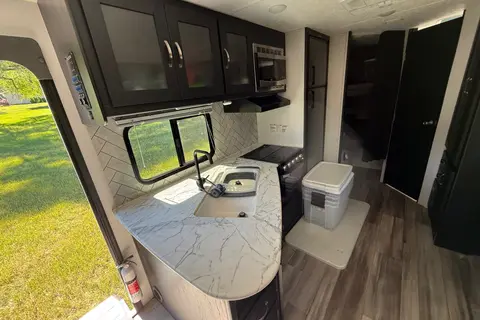 Paul's Coachmen Freedom Express Travel Trailer