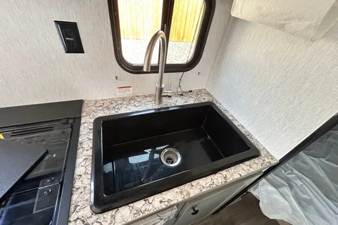 Barnett Bungalow II - 21BT Travel Trailer